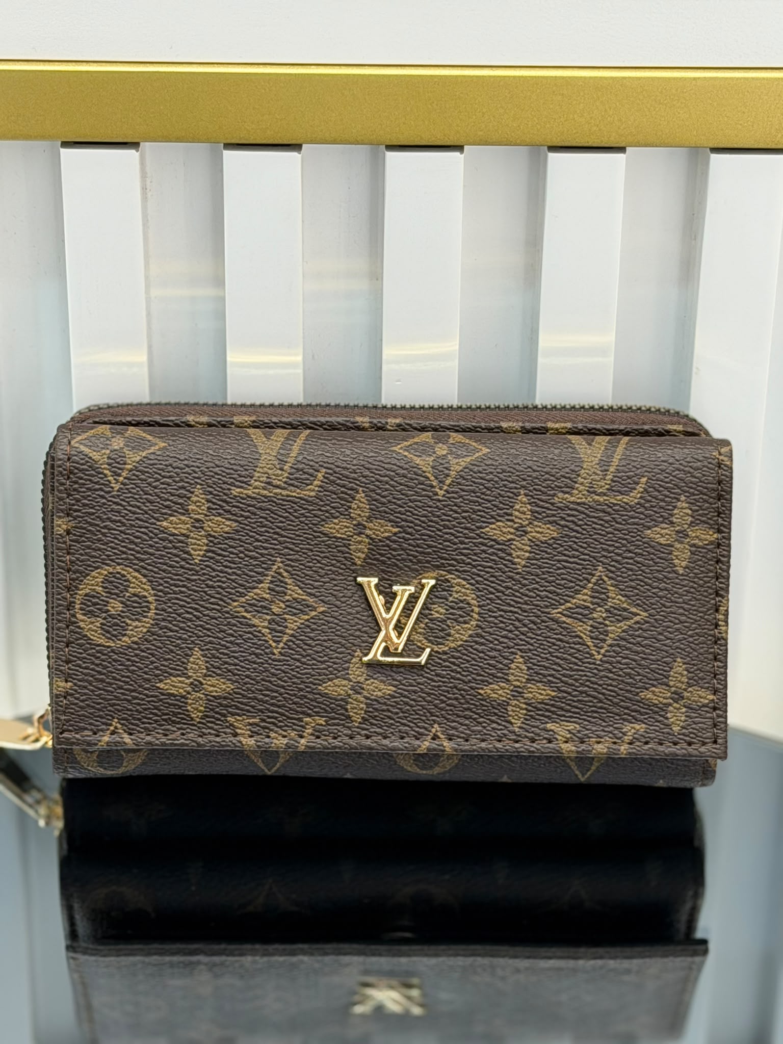 جزدان lv
