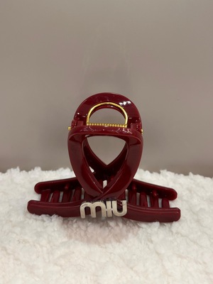 مشابك شعر ميو ميو