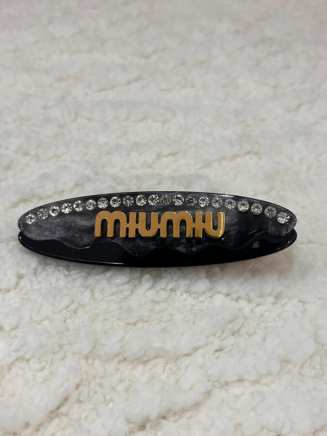 مشبك شعر miu miu