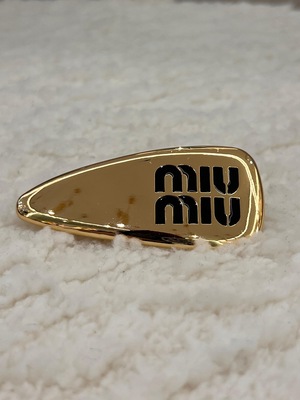 مشبك شعر miu miu