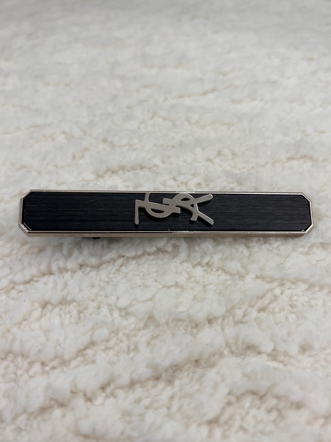 مشبك شعر ysl