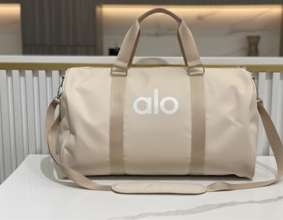 شنط رياضة alo