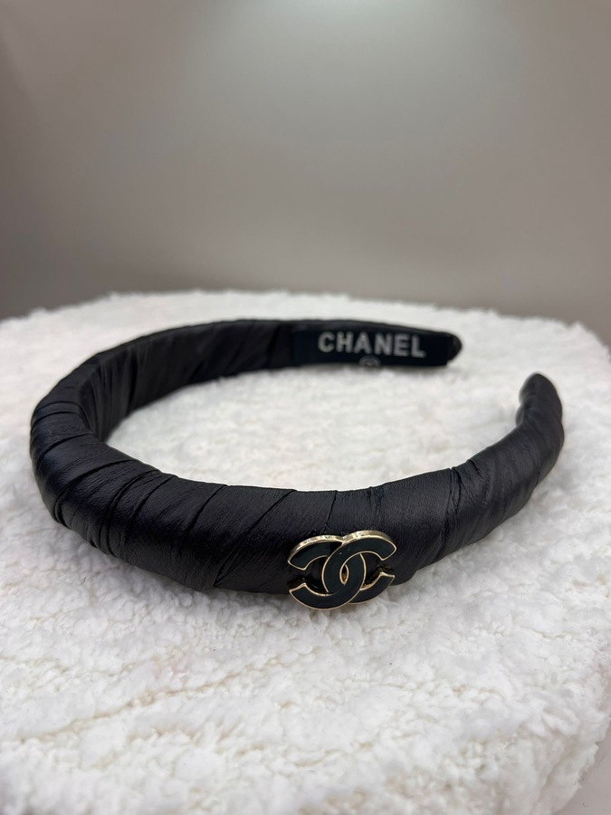 طوق شعر شانيل