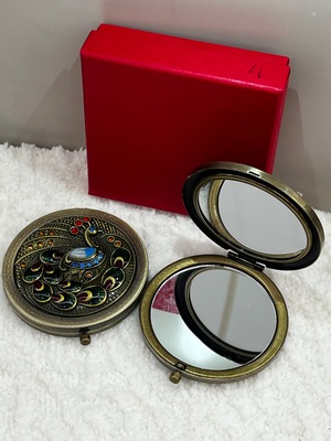 مرآة صغيرة