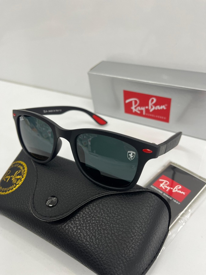 نظارة شمسية من Ray ban