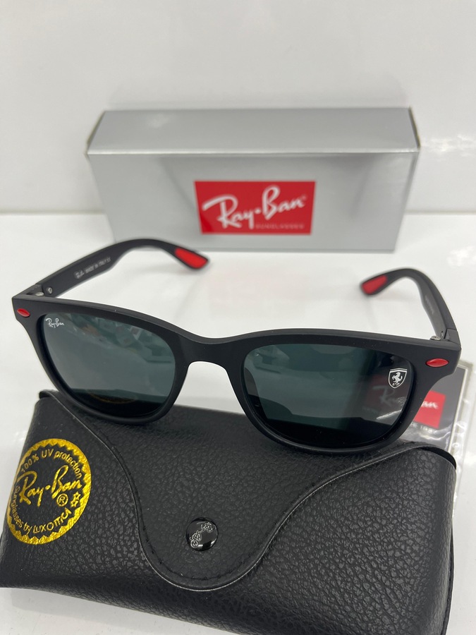 نظارة شمسية من Ray ban