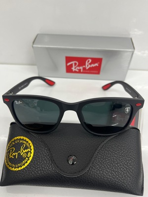 نظارة شمسية من Ray ban