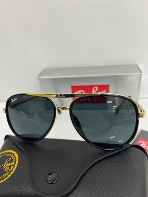 نظارة شمسية من Ray ban