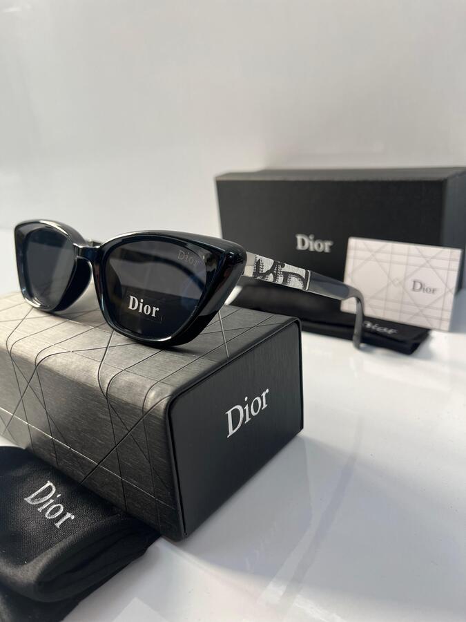 نظارة شمسية من DIOR