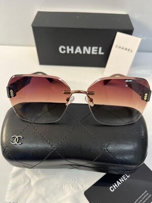 نظارة شمسية من CHANEL
