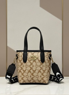 شنط COACH حجم صغير