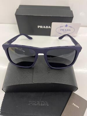 نظارة شمسية من PRADA