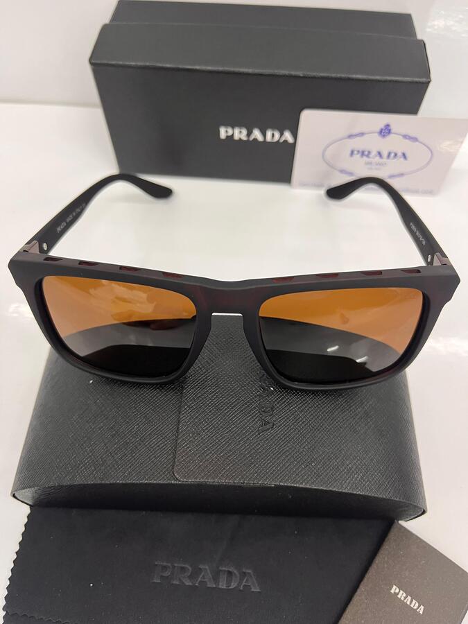 نظارة شمسية من PRADA