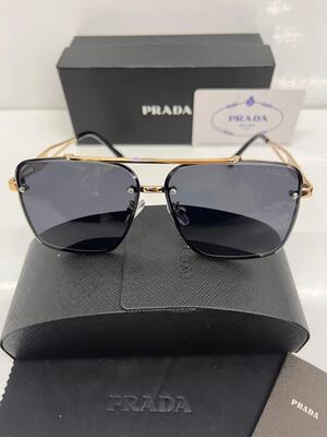 نظارة شمسية من PRADA