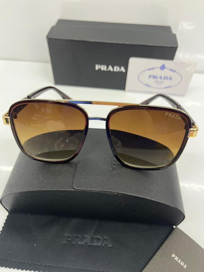 نظارة شمسية من PRADA