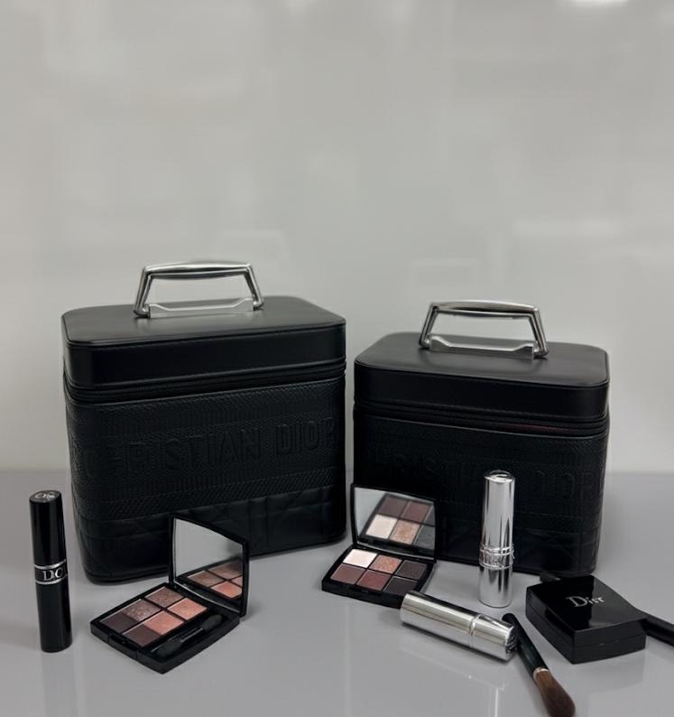 شنط مكياج DIOR