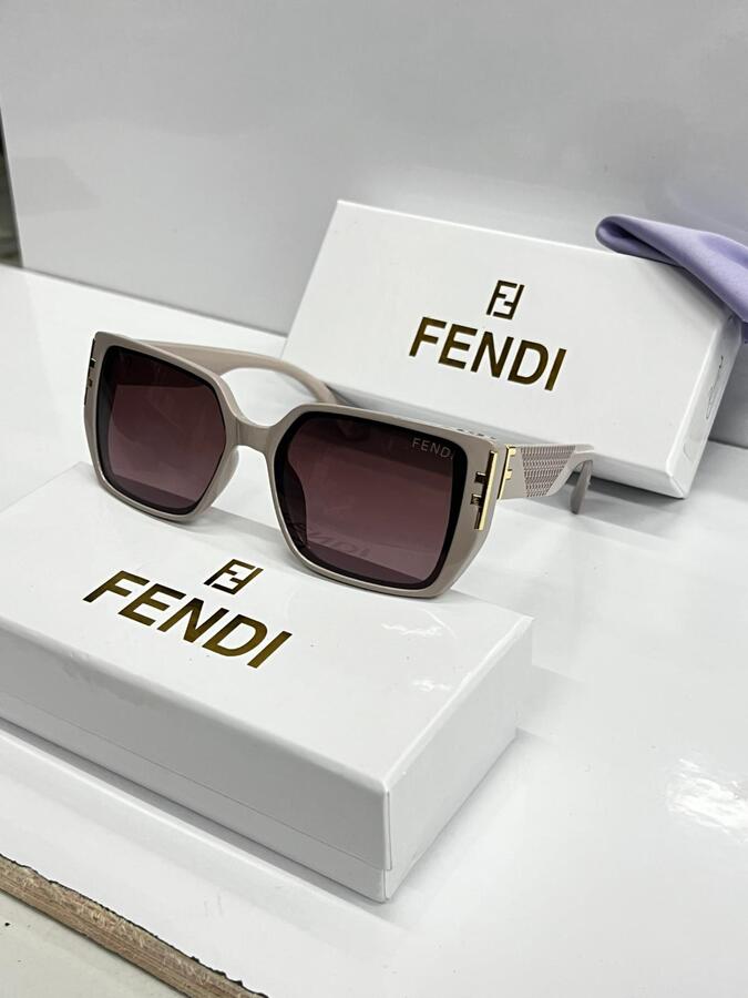 نظارة FENDI