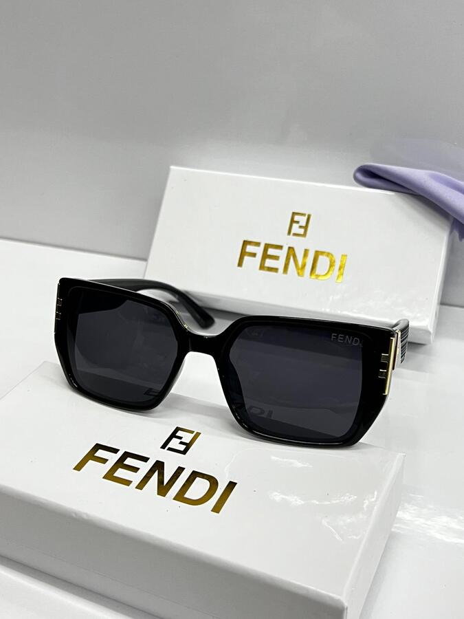نظارة FENDI